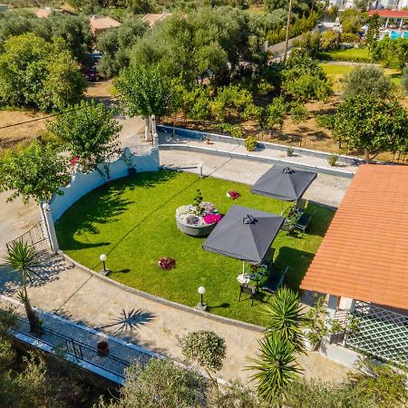 Afroditi Holiday Home - Yellow Apartment Svoronata Ngoại thất bức ảnh